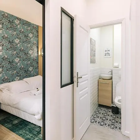 Charming Parisian Loft In Batignolles * Parigi